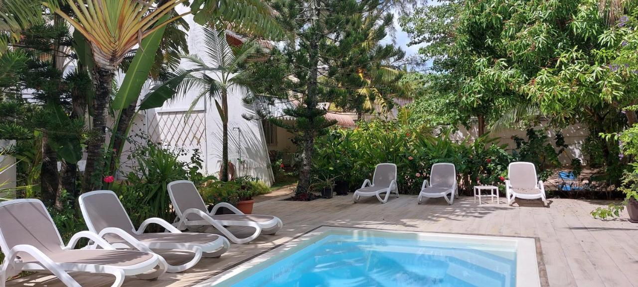 Lush Garden With Private Pool Holiday home *