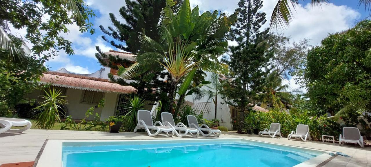 Lush Garden With Private Pool Trou aux Biches