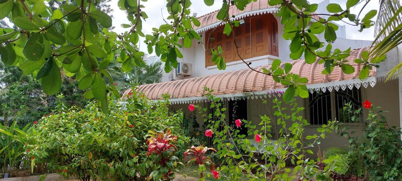 Lush Garden With Private Pool Holiday home *