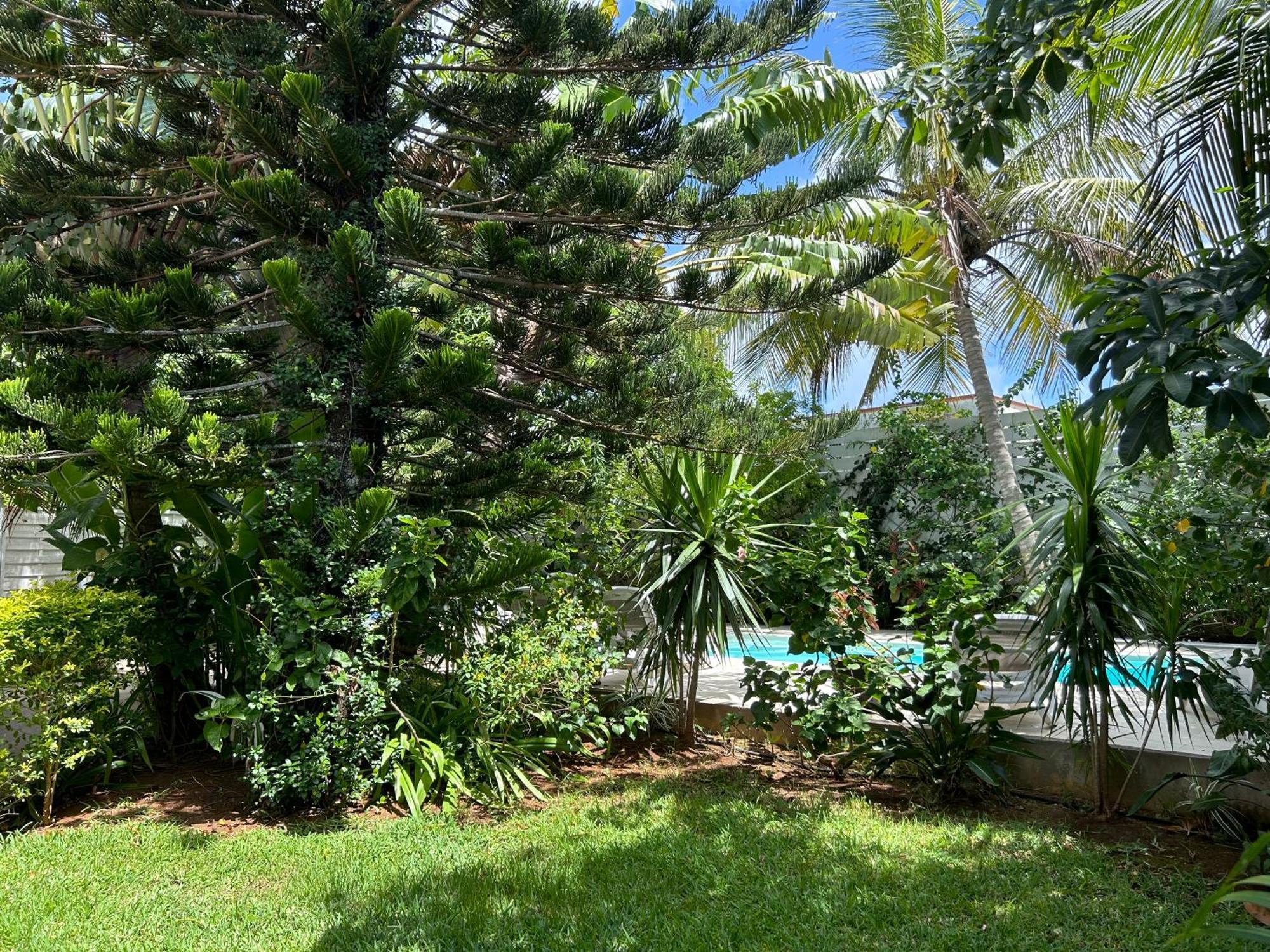 Holiday home Lush Garden With Private Pool *