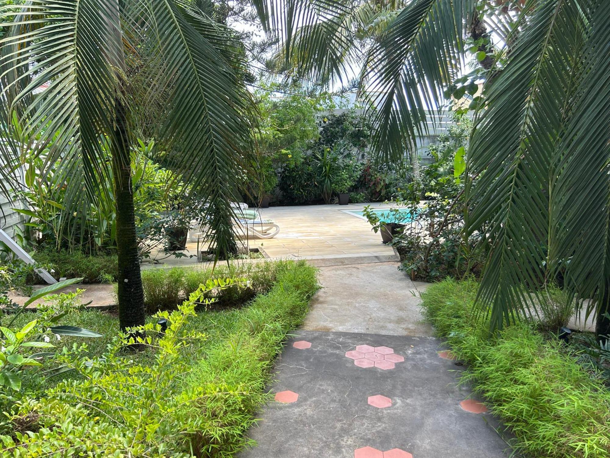 Lush Garden With Private Pool Holiday home Trou aux Biches